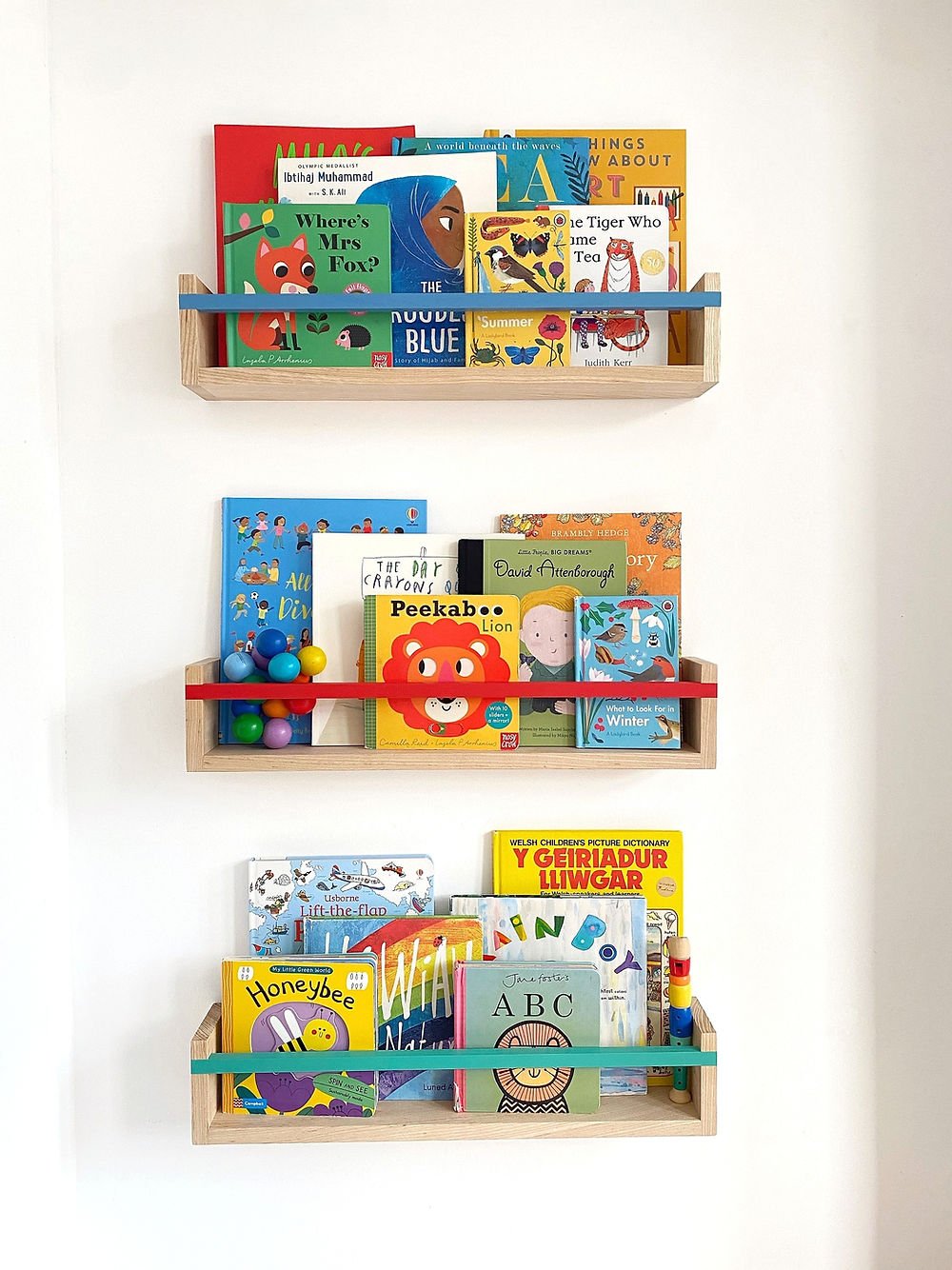 Autumns Corner - The Bookshelf - Autumns Corner