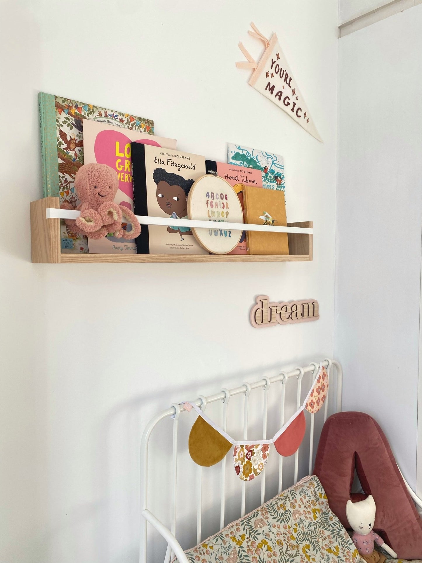 Autumns Corner - The Bookshelf - Autumns Corner