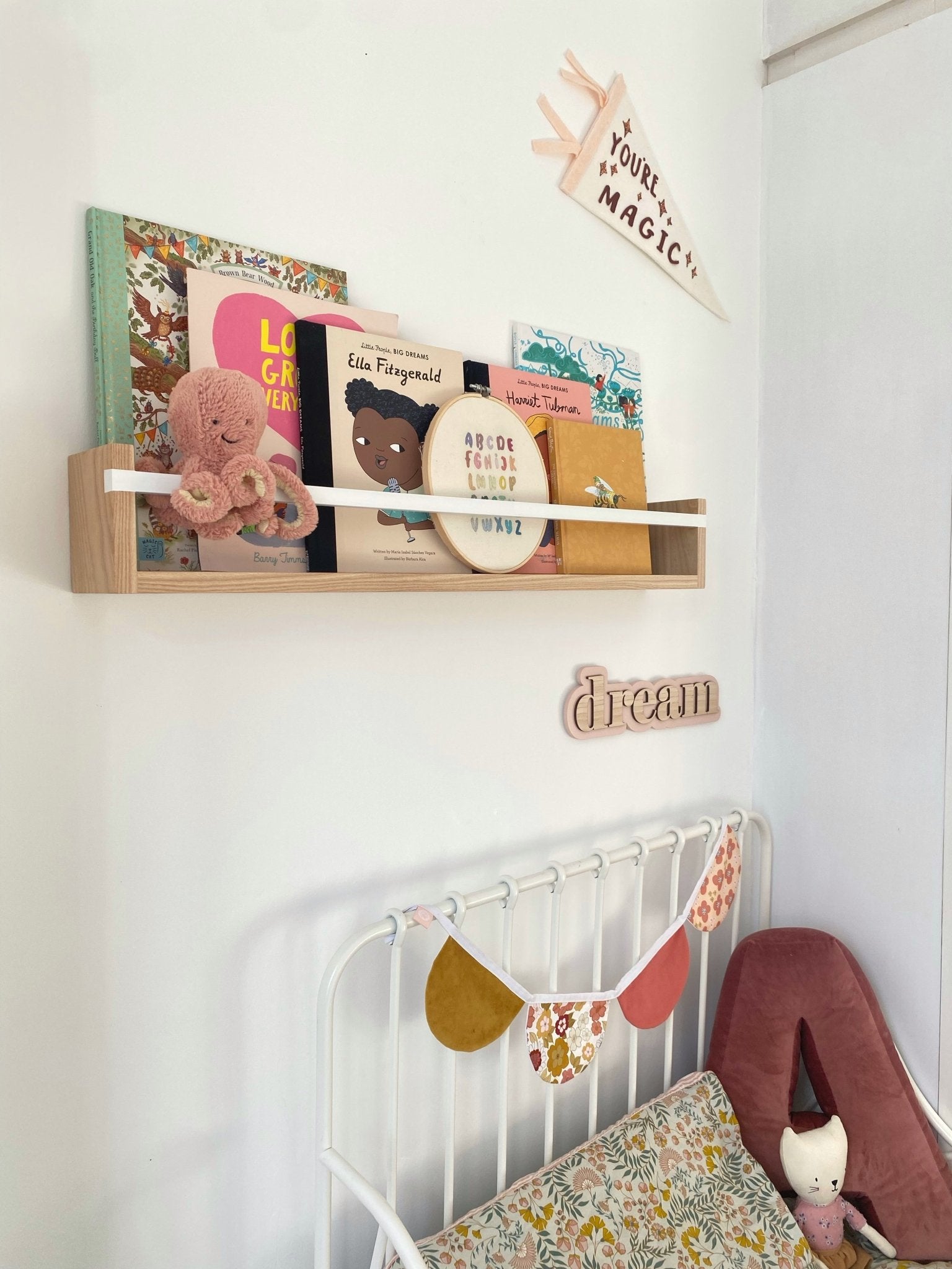 Autumns Corner - The Bookshelf - Autumns Corner