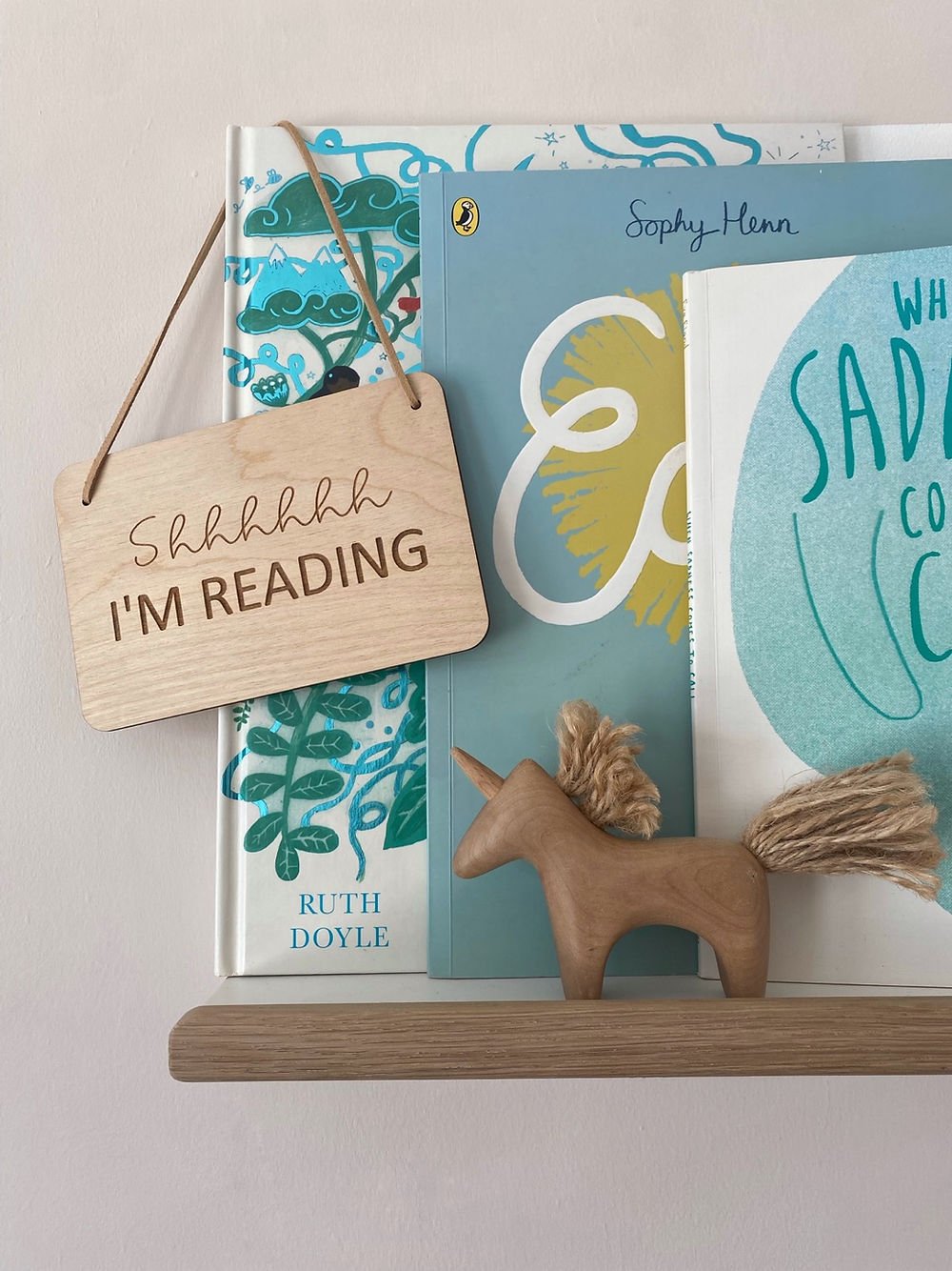Shhhhhh I'm Reading Sign - Autumns Corner